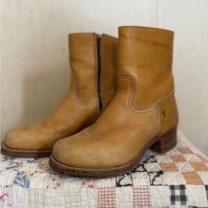 Short Frye Campus Boots